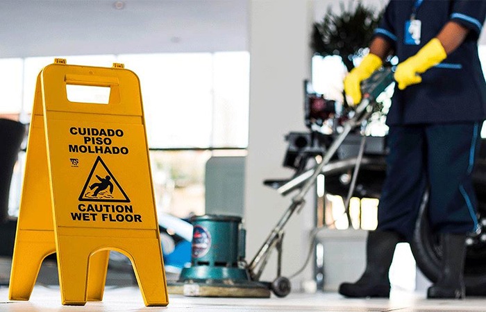 Read more about the article Limpeza: Quais os benefícios de se terceirizar serviços de limpeza?
